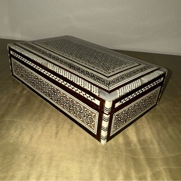 Moorish Handcrafted Middle Eastern Mosaic Inlaid Decorative Box - Picture 6 of 16